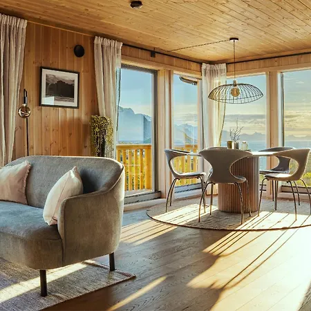The Magic View Of Lofoten - Golden Horizon Chalet *