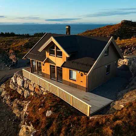 The Magic View Of Lofoten - Golden Horizon Chalet