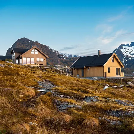 The Magic View Of Lofoten - Golden Horizon Chalet Sørvågen